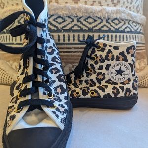 Converse All Star Chuck Taylor High Tops Kids Size 3